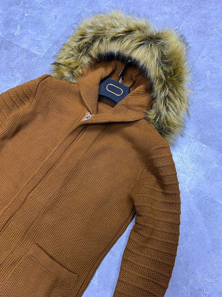 tricot avec fourire maron T3854