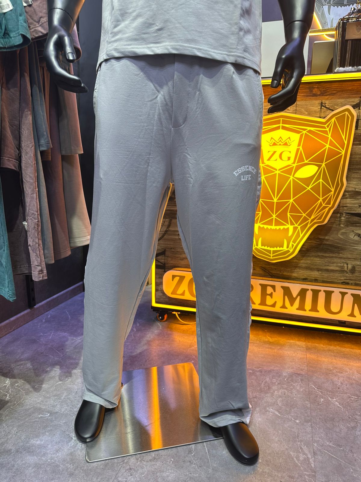 ENSEMBLE ESSENCE GREY 163