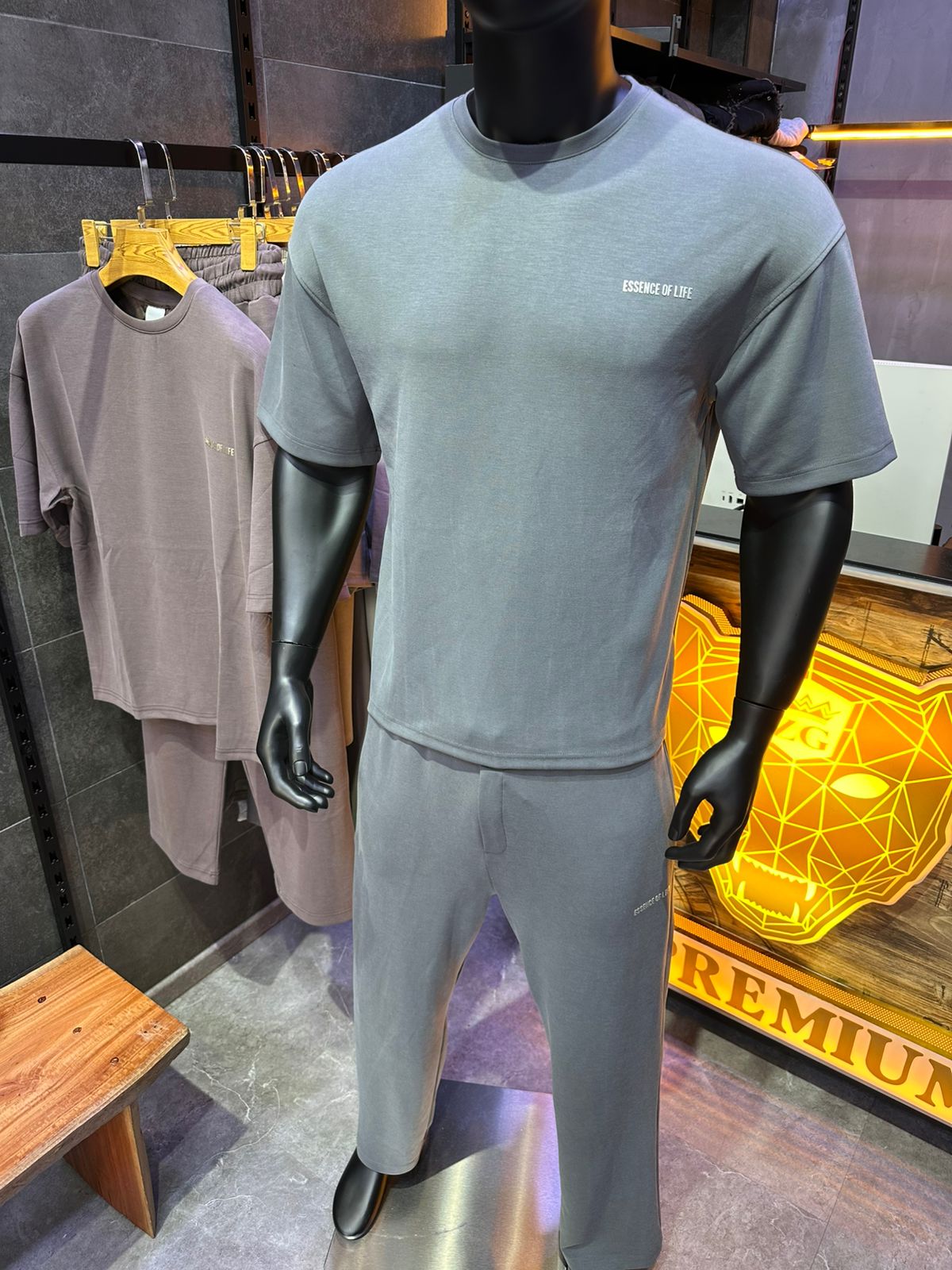 ENSEMBLE ESSENCE GREY 142