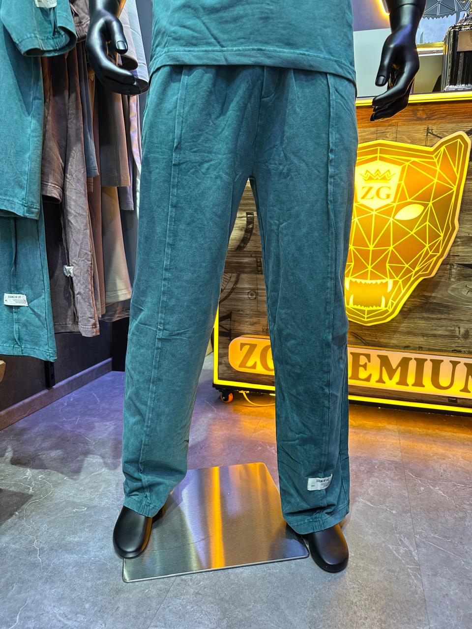 ENSEMBLE ESSENCE GREEN 9002