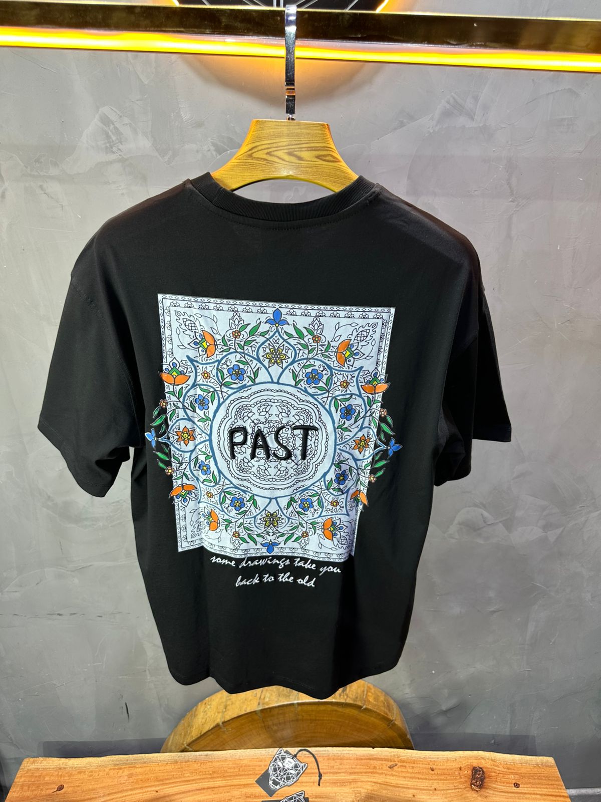 T-SHIRT RETRO BLACK 1247