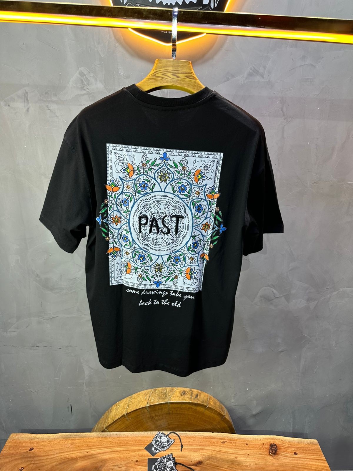 T-SHIRT RETRO BLACK 1247