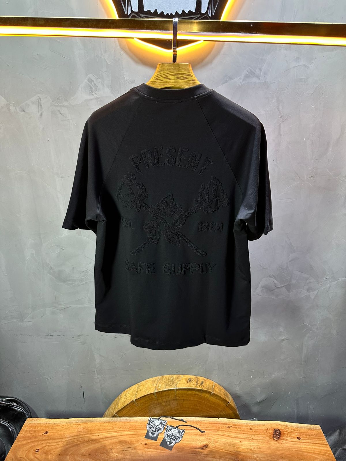 T-SHIRT RETRO BLACK 2528