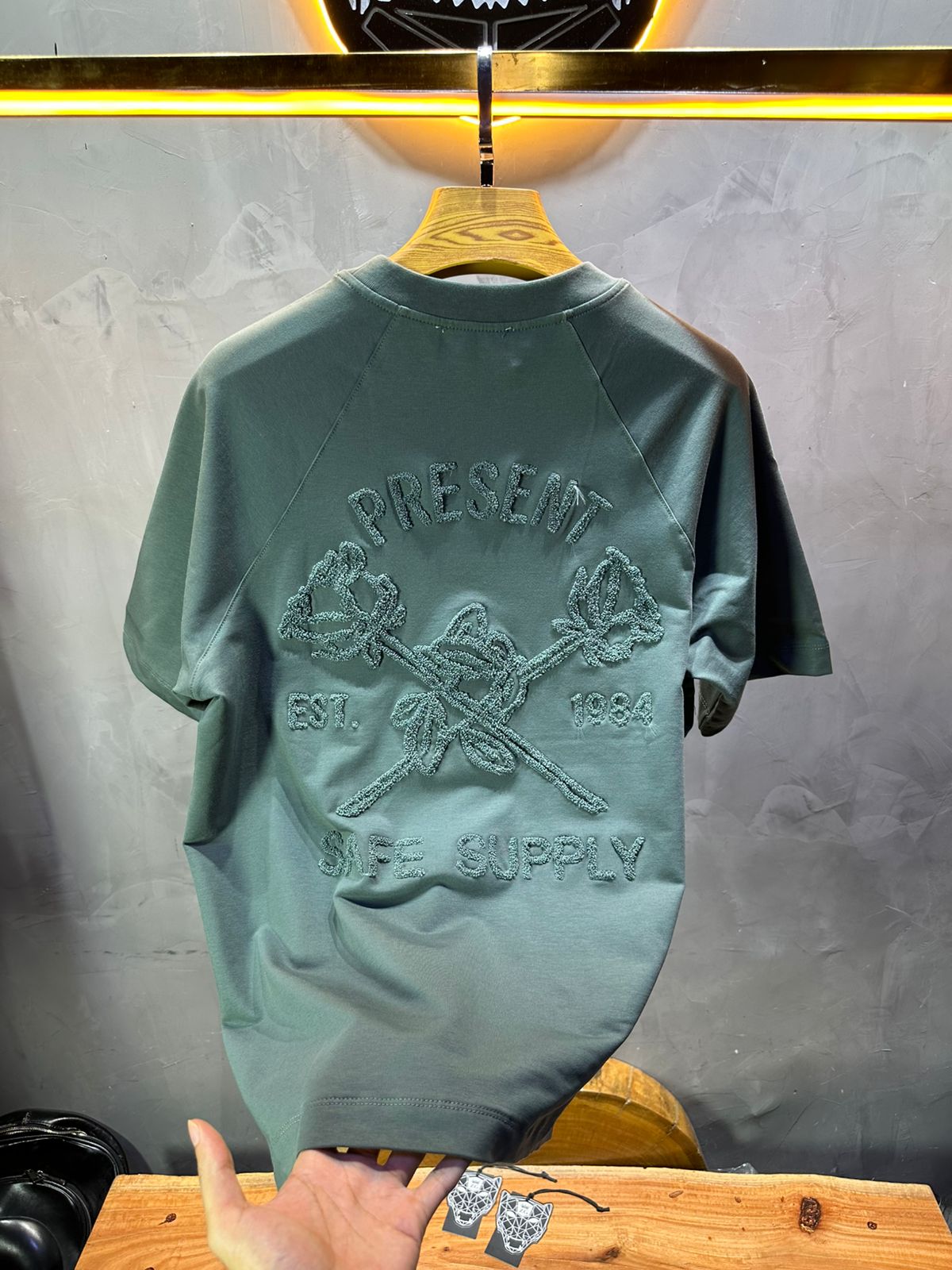 T-SHIRT RETRO GREEN 2528