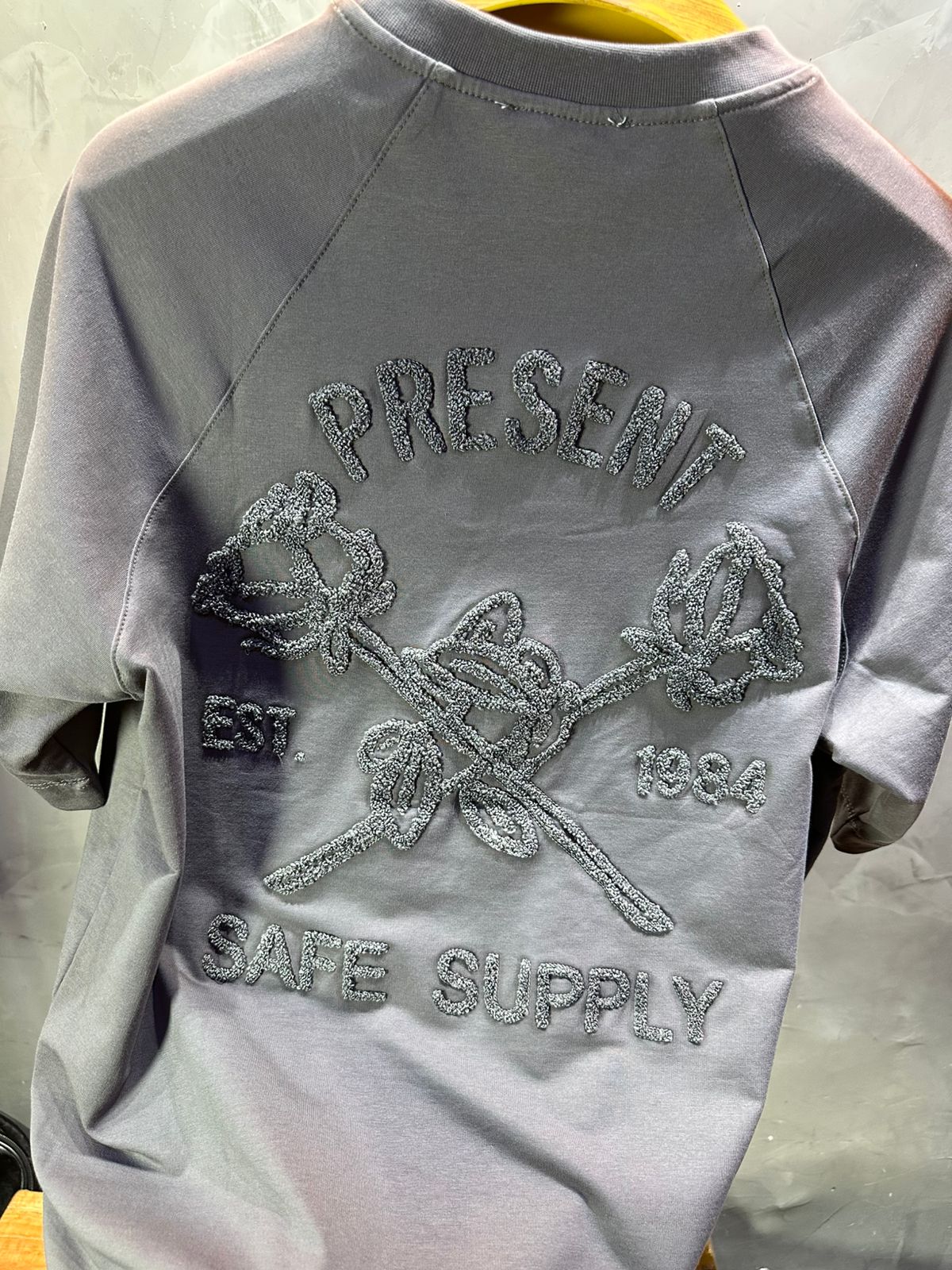 T-SHIRT RETRO GREY 2528
