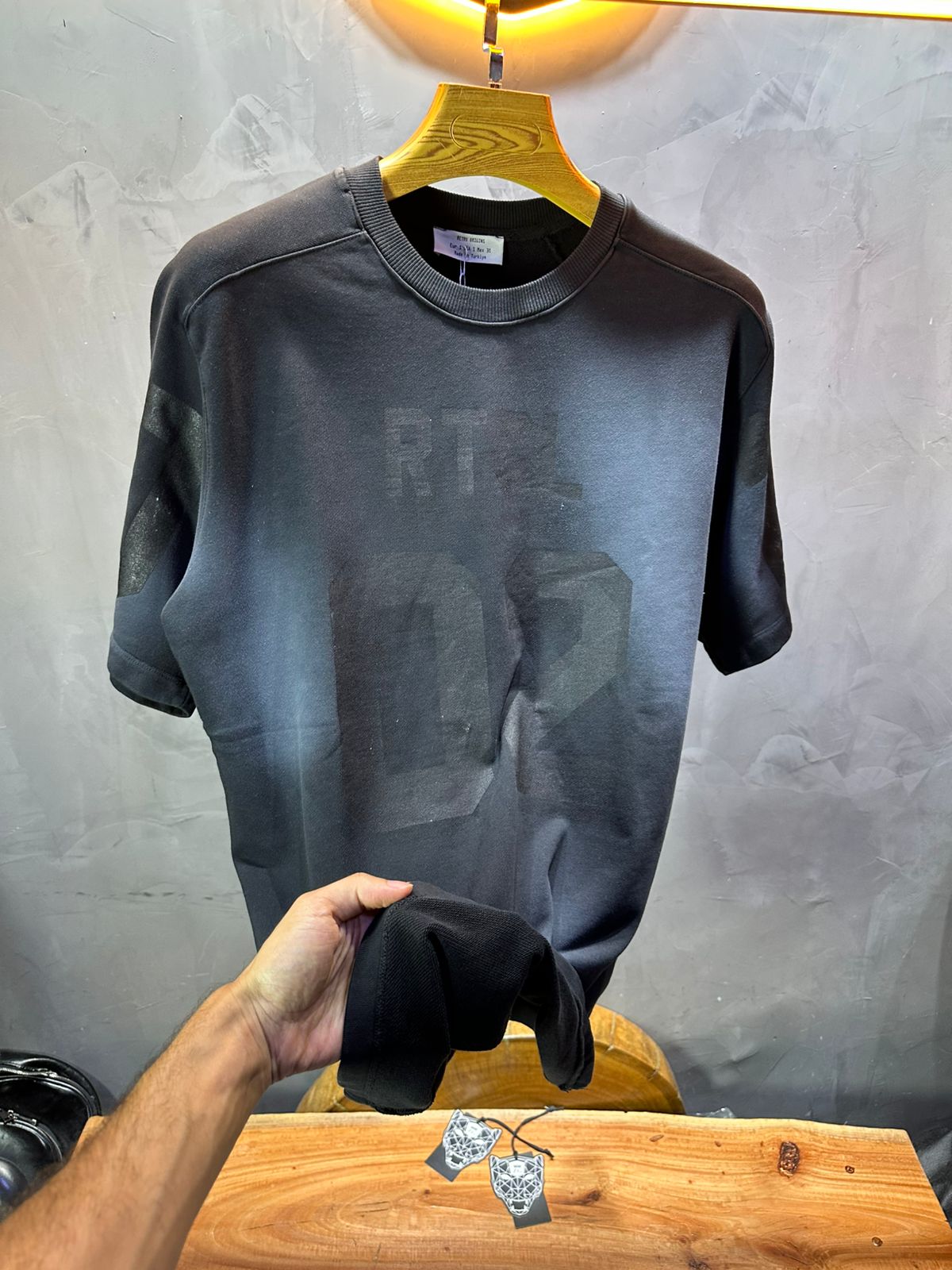 T-SHIRT RETRO BLACK 2510