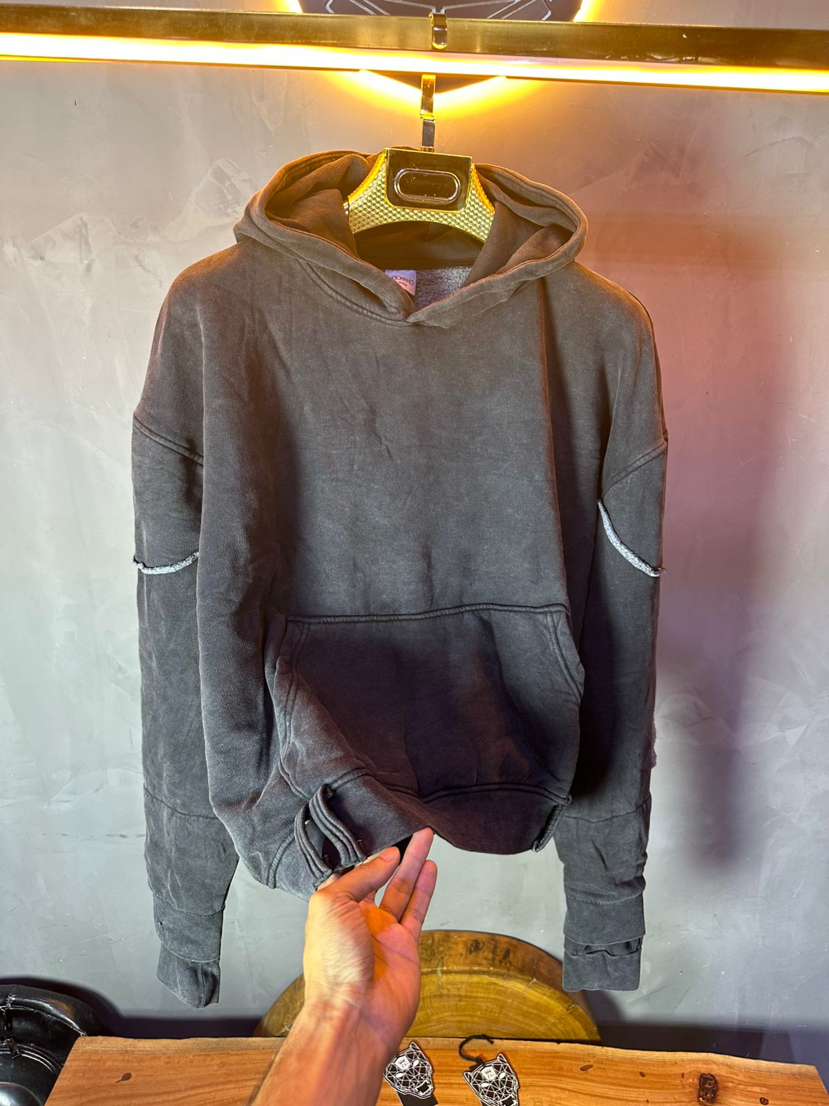 CAPUCH ESSENCE BLACK