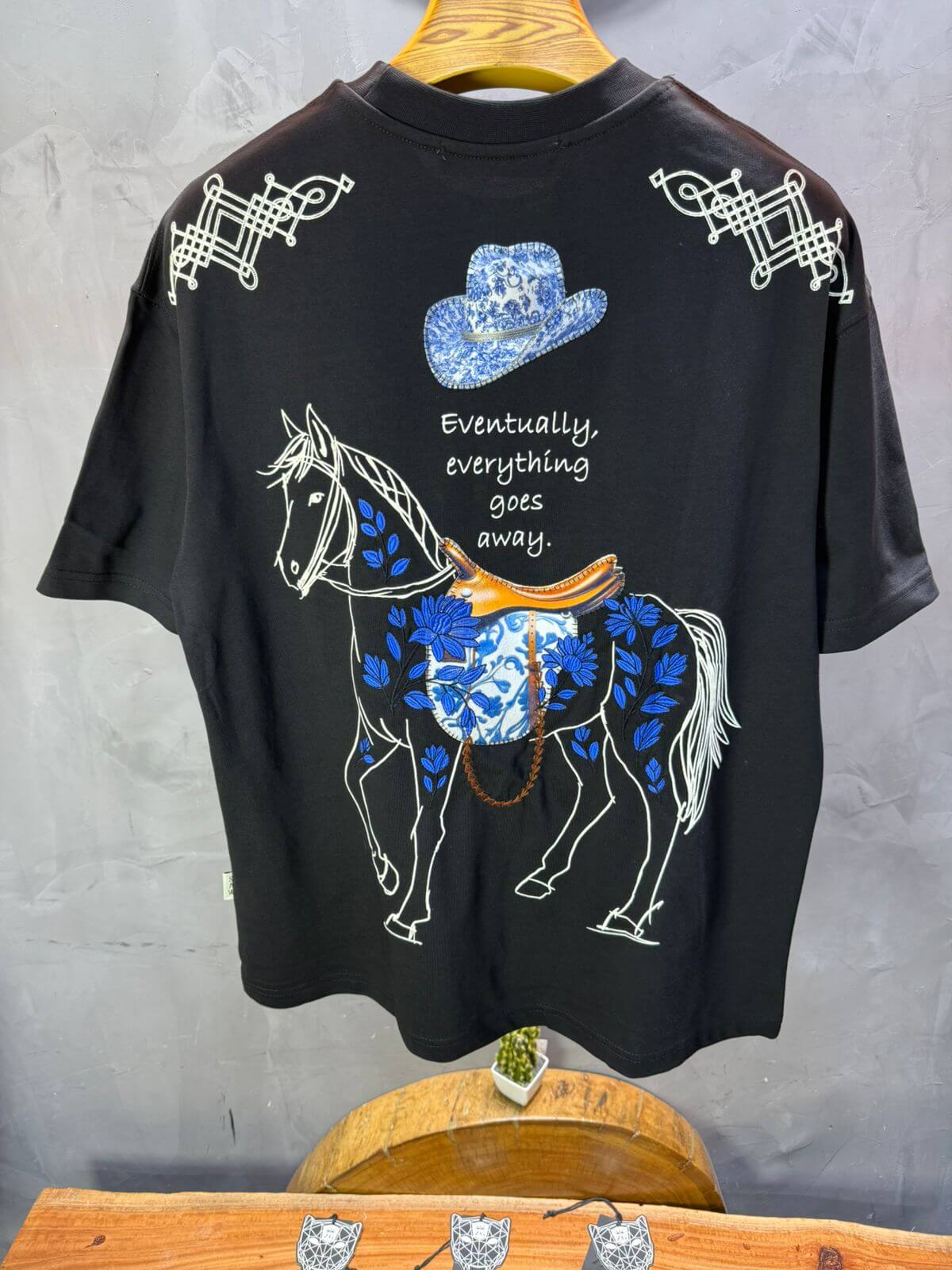 T-Shirt Noir Oversize Broderie Cheval 5054