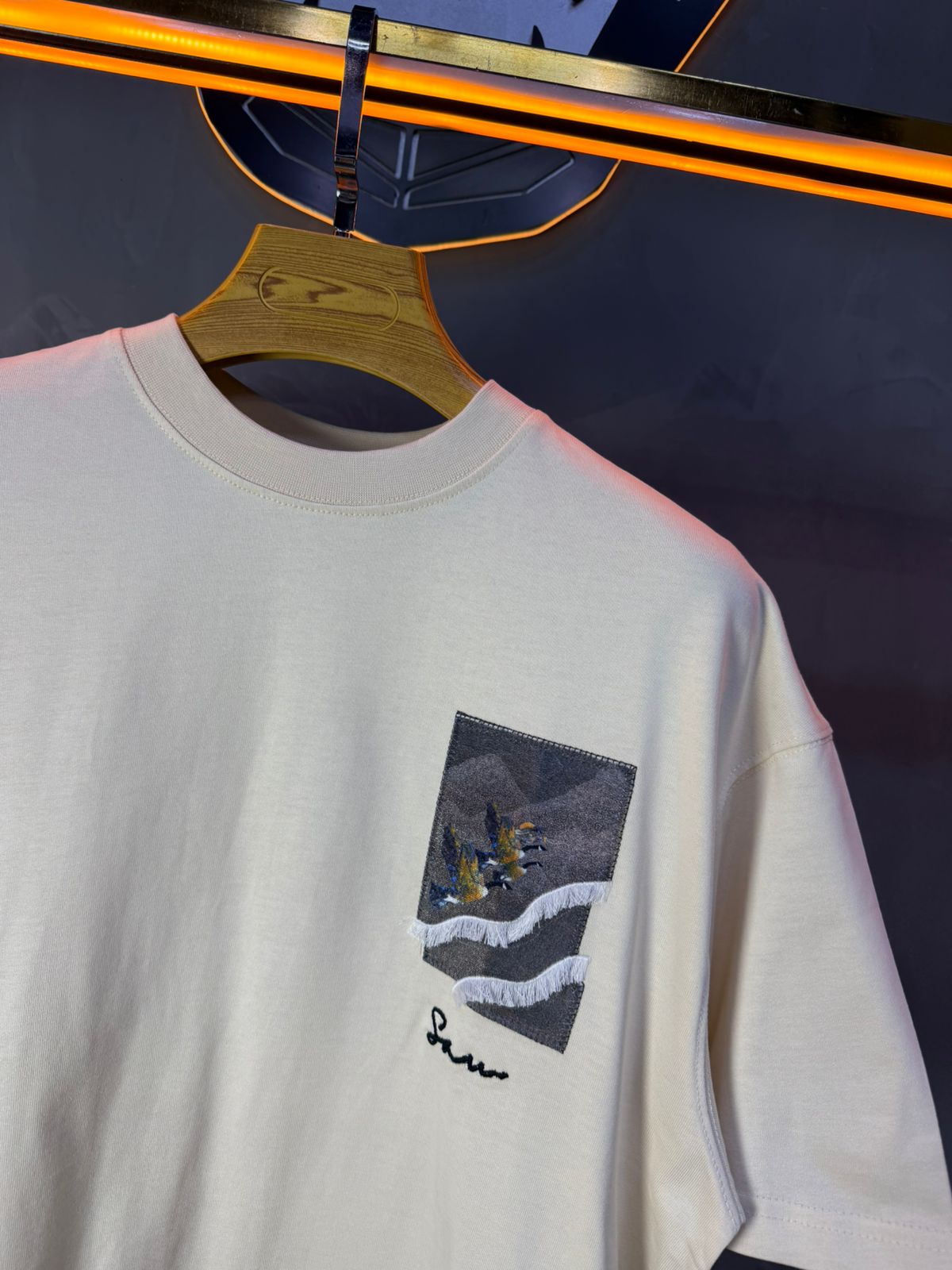 T-Shirt beige Oversize "Flying Eagle" – Broderie Artistique 5077 - ZG PREMIUM