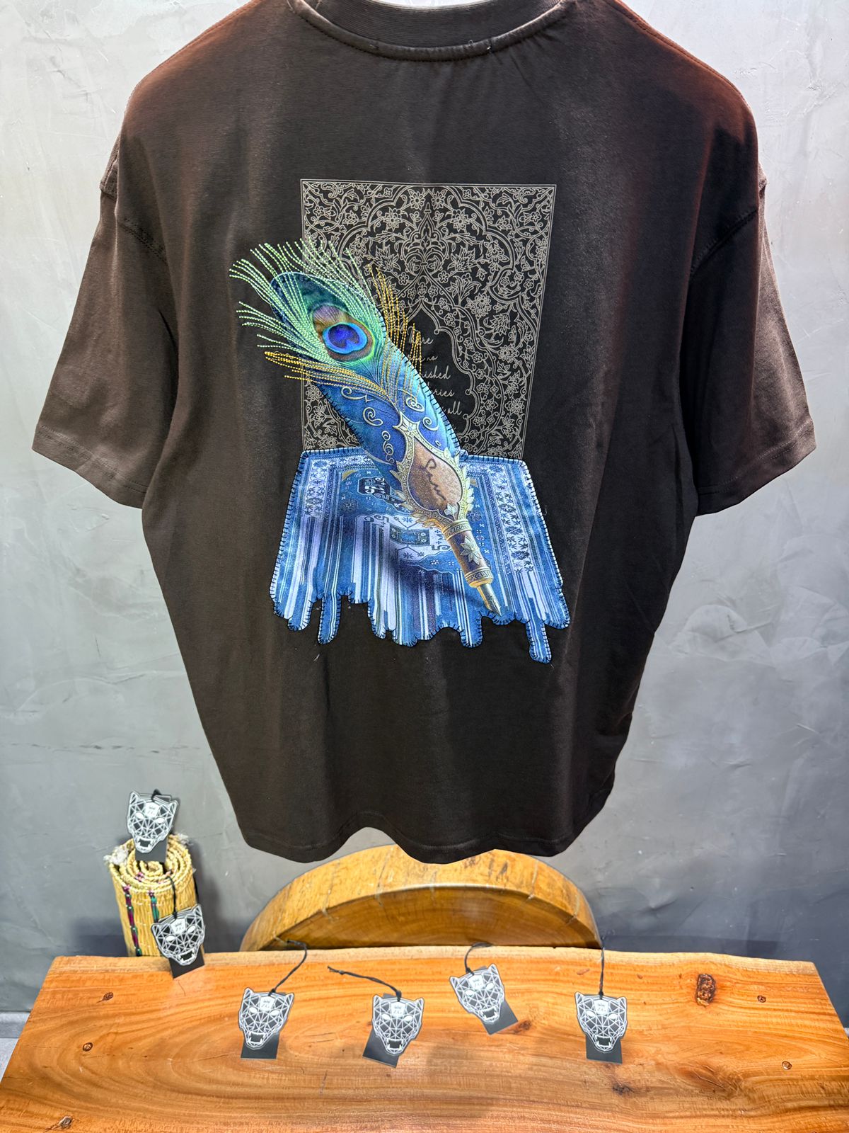 T-Shirt Oversize Brown Plume de Paon | SAW Urbanity 5133