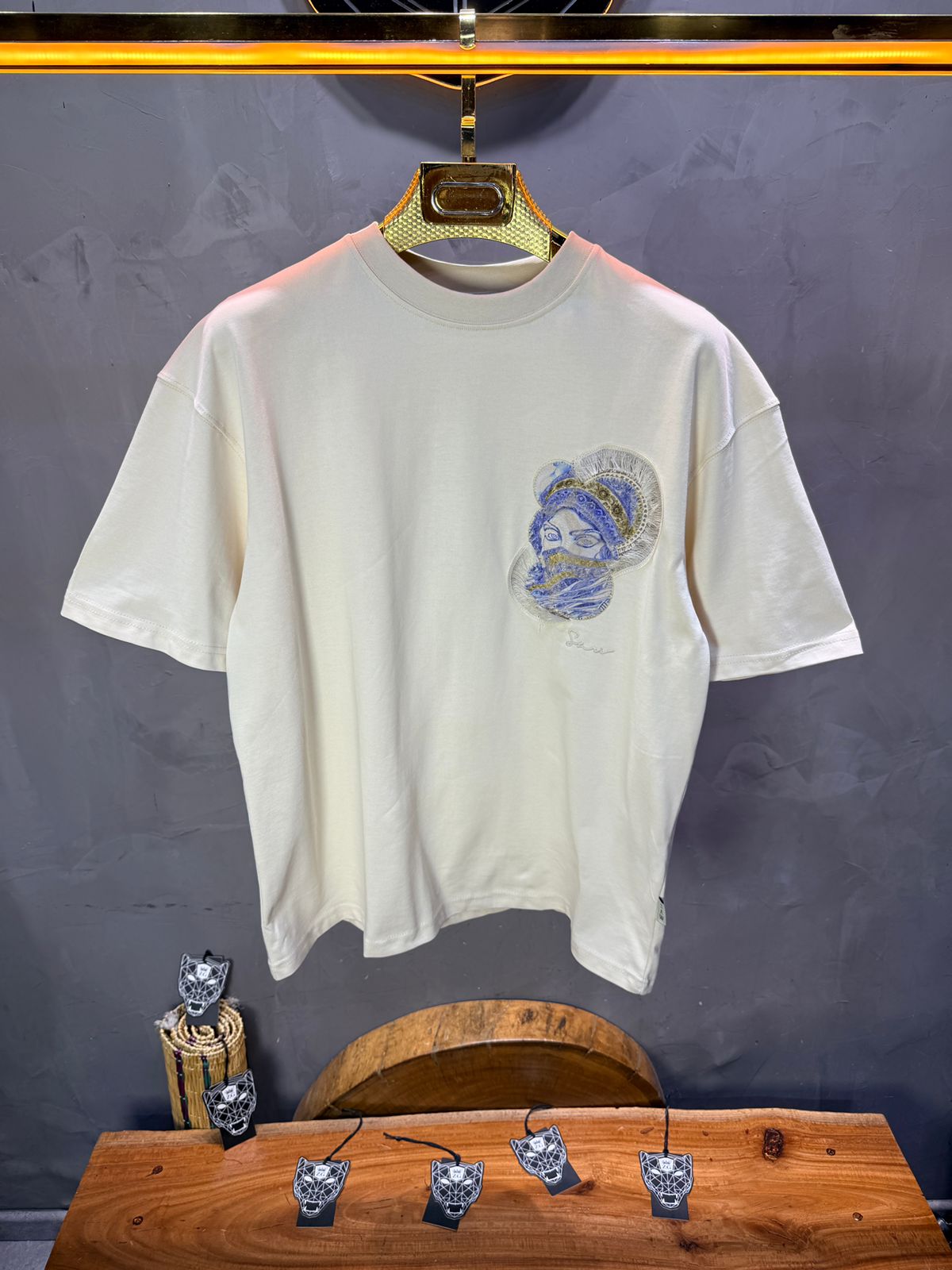 T-Shirt Oversize Beige Brodé – Art Oriental 5108