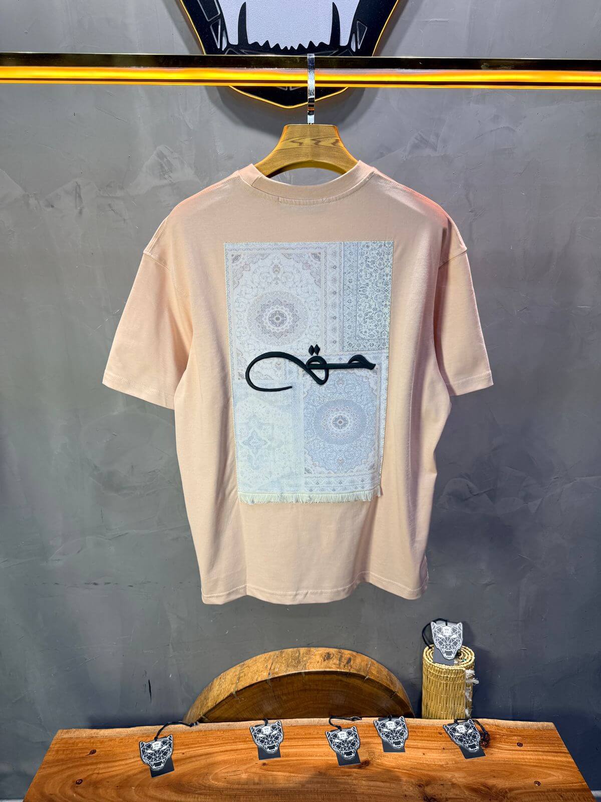 T-Shirt Oversize Rose Pastel Broderie Calligraphie "حق" Arabe 5052