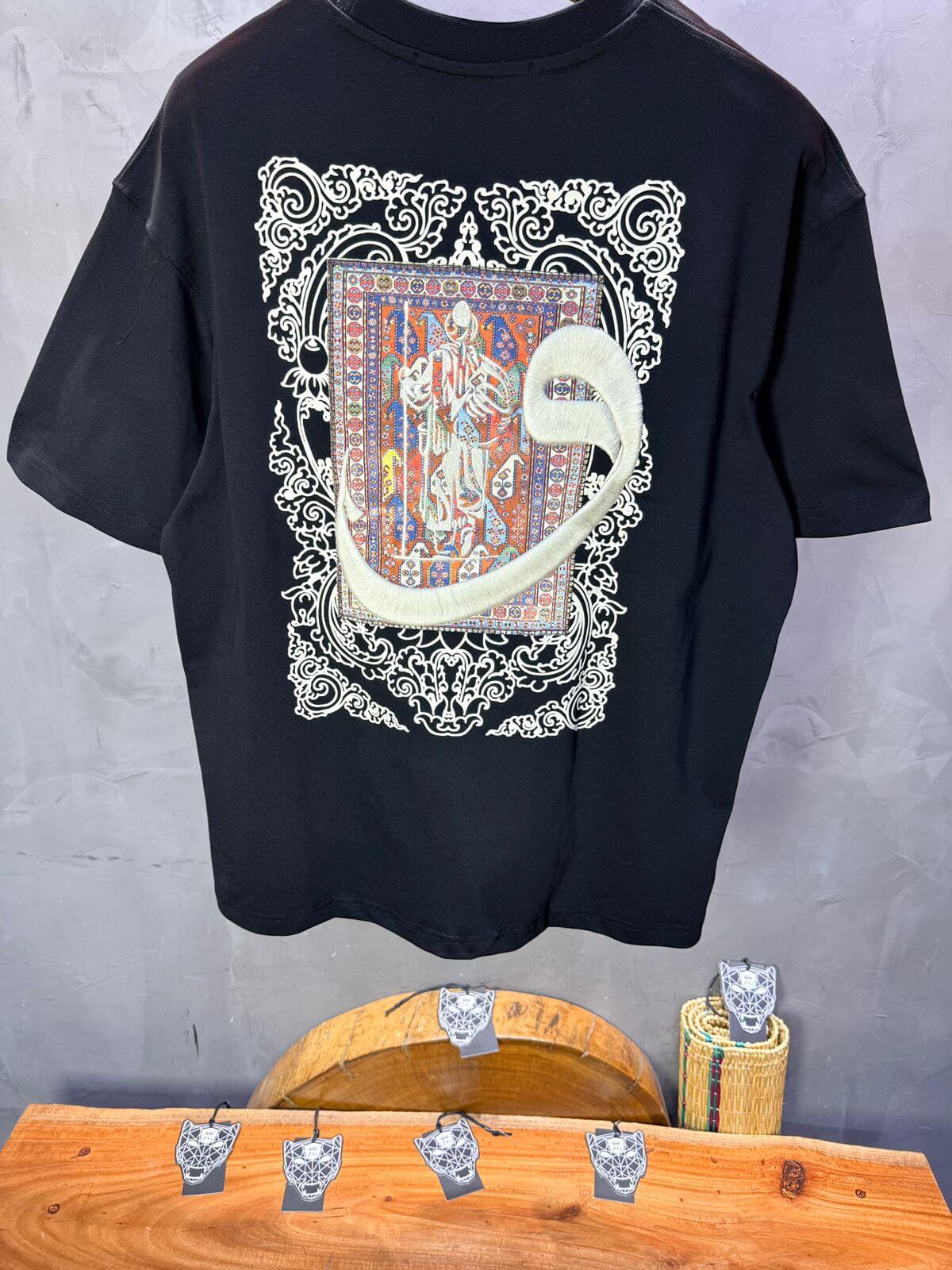 T-Shirt Oversize Noir — Calligraphie "Waw" 5105
