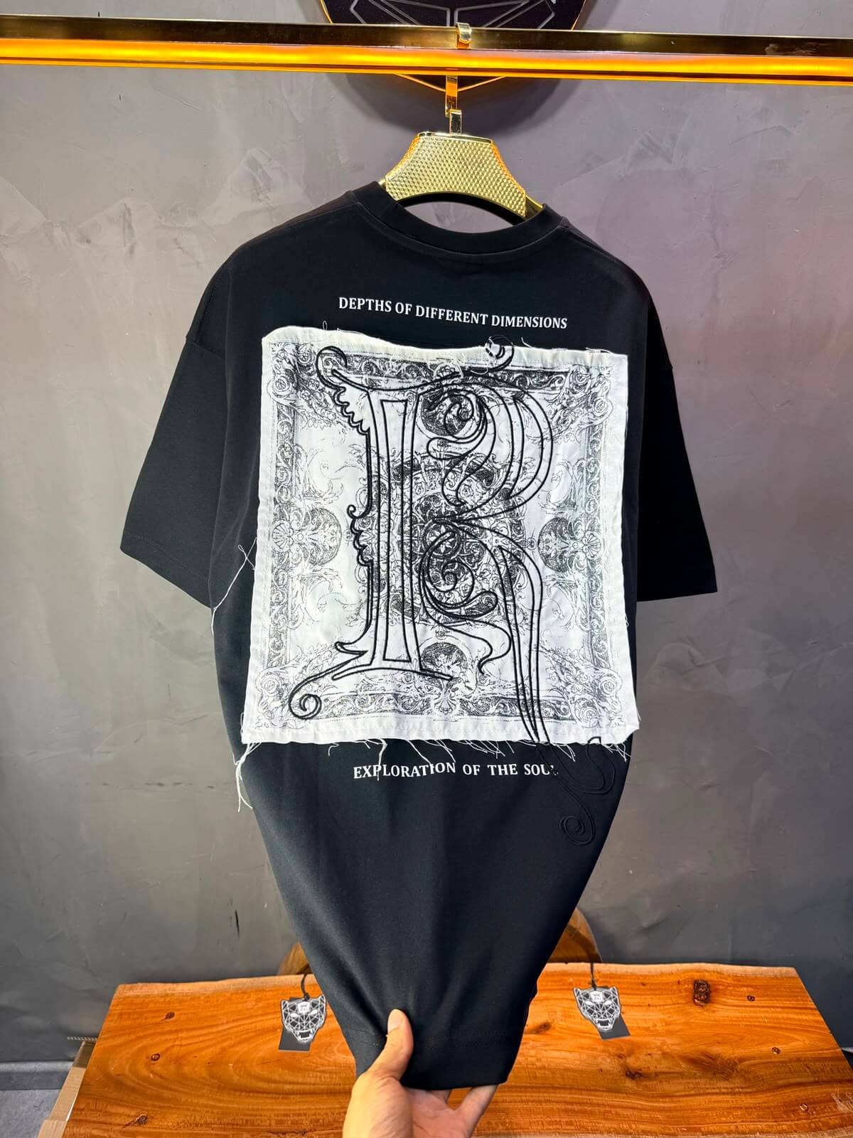 T-Shirt oversize Depths of Different Dimensions — Noirs 5148