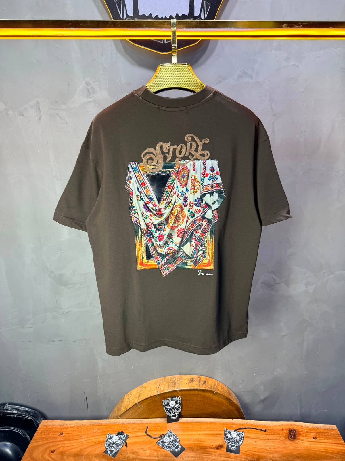 T-Shirt Story Foulard Brodé — Brown 5182