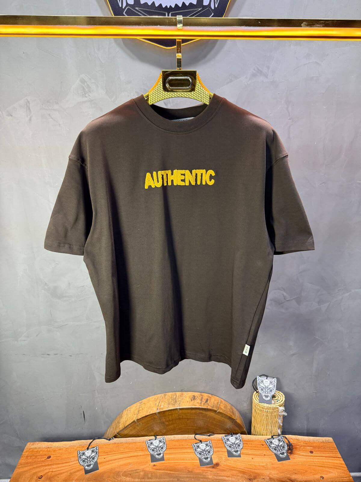 T-Shirt Authentic Brodé — SW Urbanity — Brown 5079
