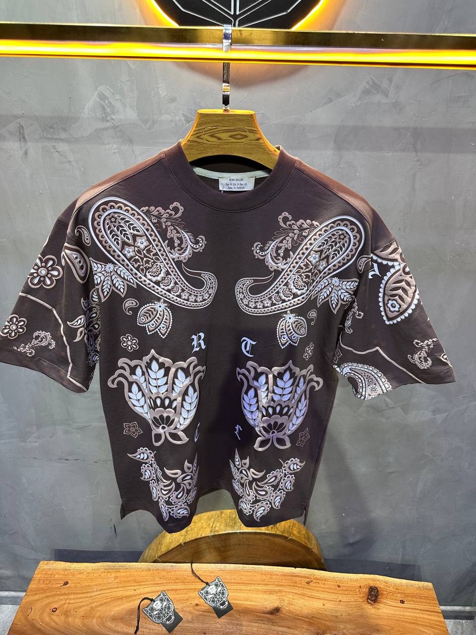 T-SHIRT RETRO BRWN 2524