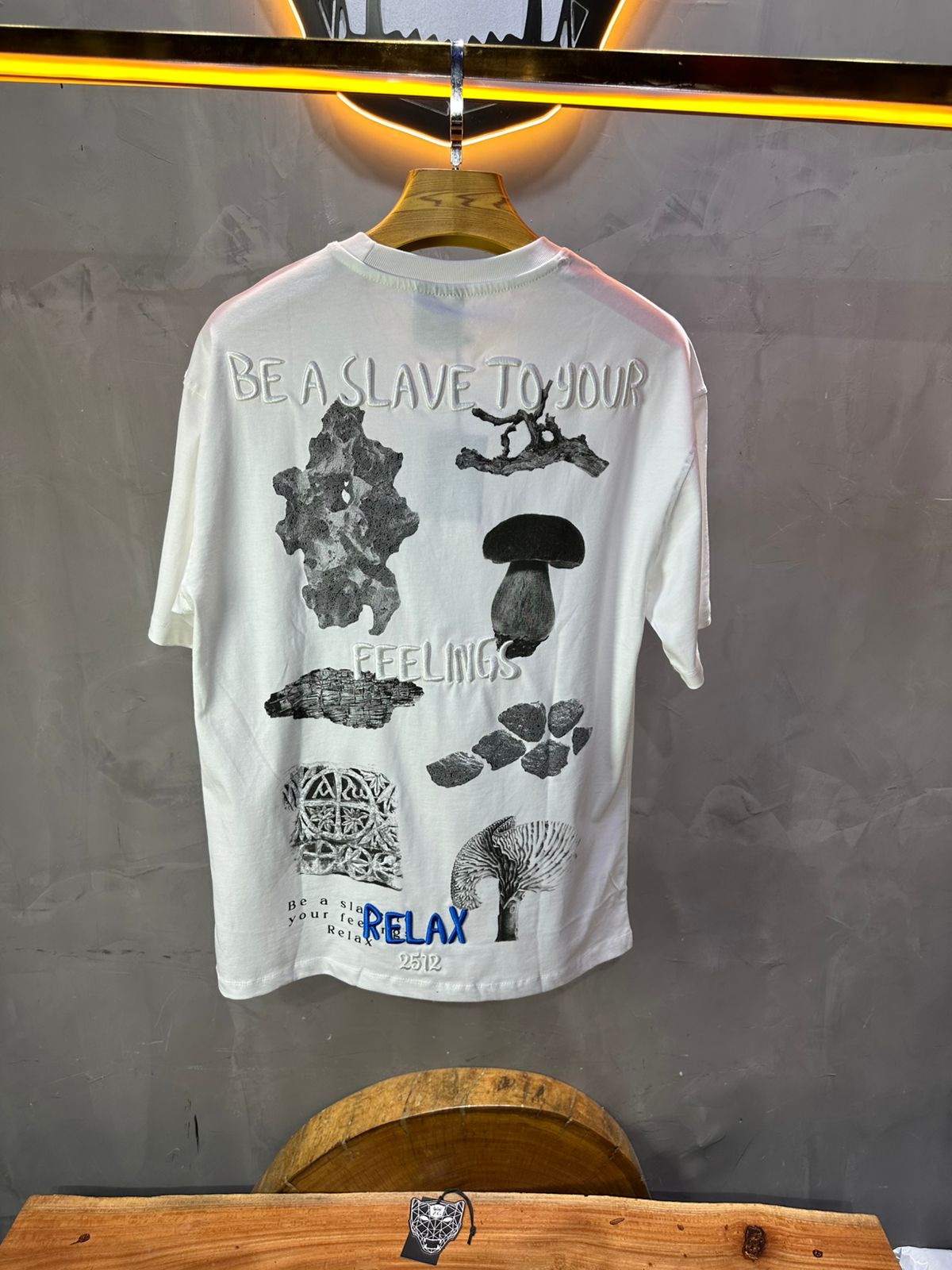T-SHIRT RETRO WHITE 1248
