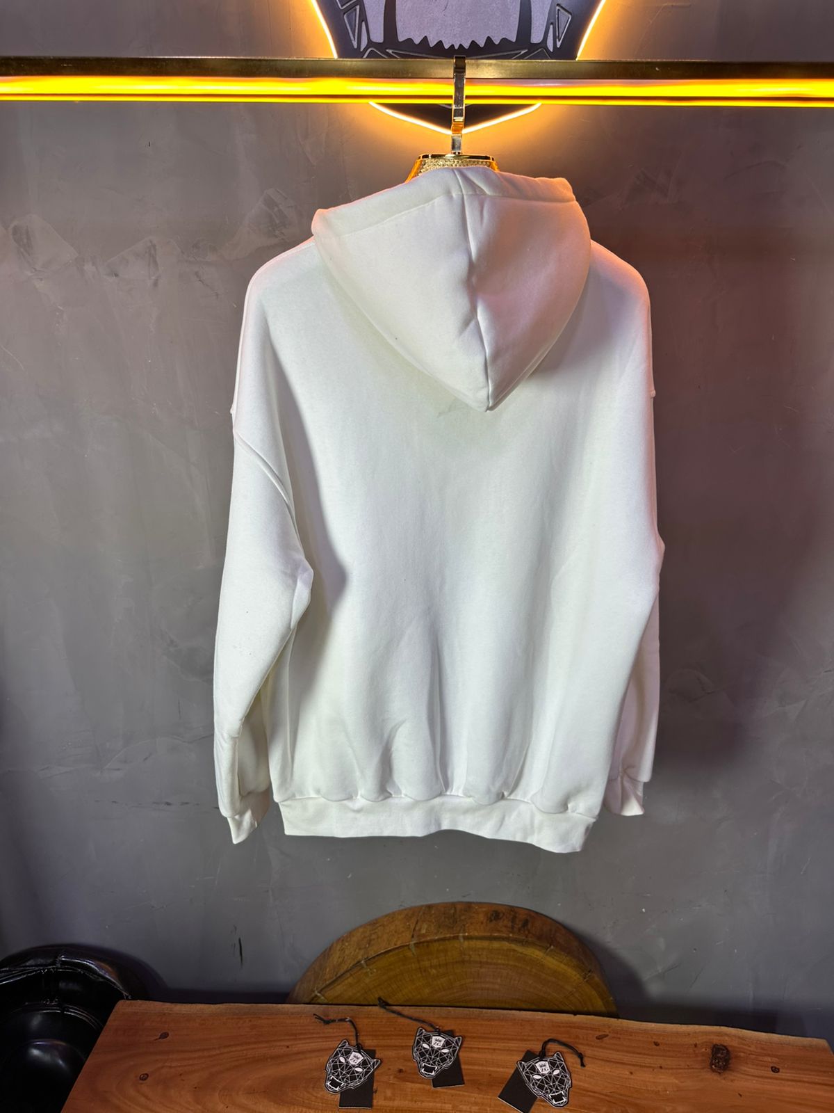 CAPUCH ESSENCE WHITE 1044