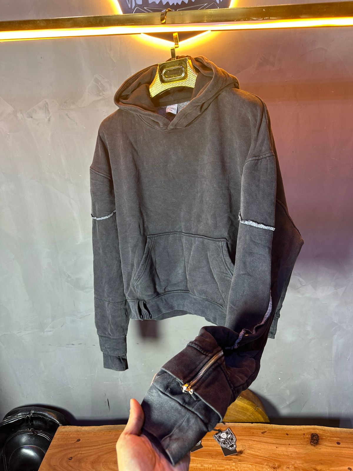 CAPUCH ESSENCE BLACK