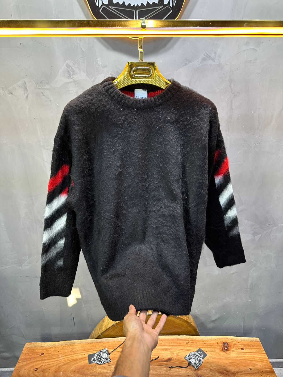 PULL TRICOT NOIR GRAPHIQUE 5108 - ZG PREMIUM