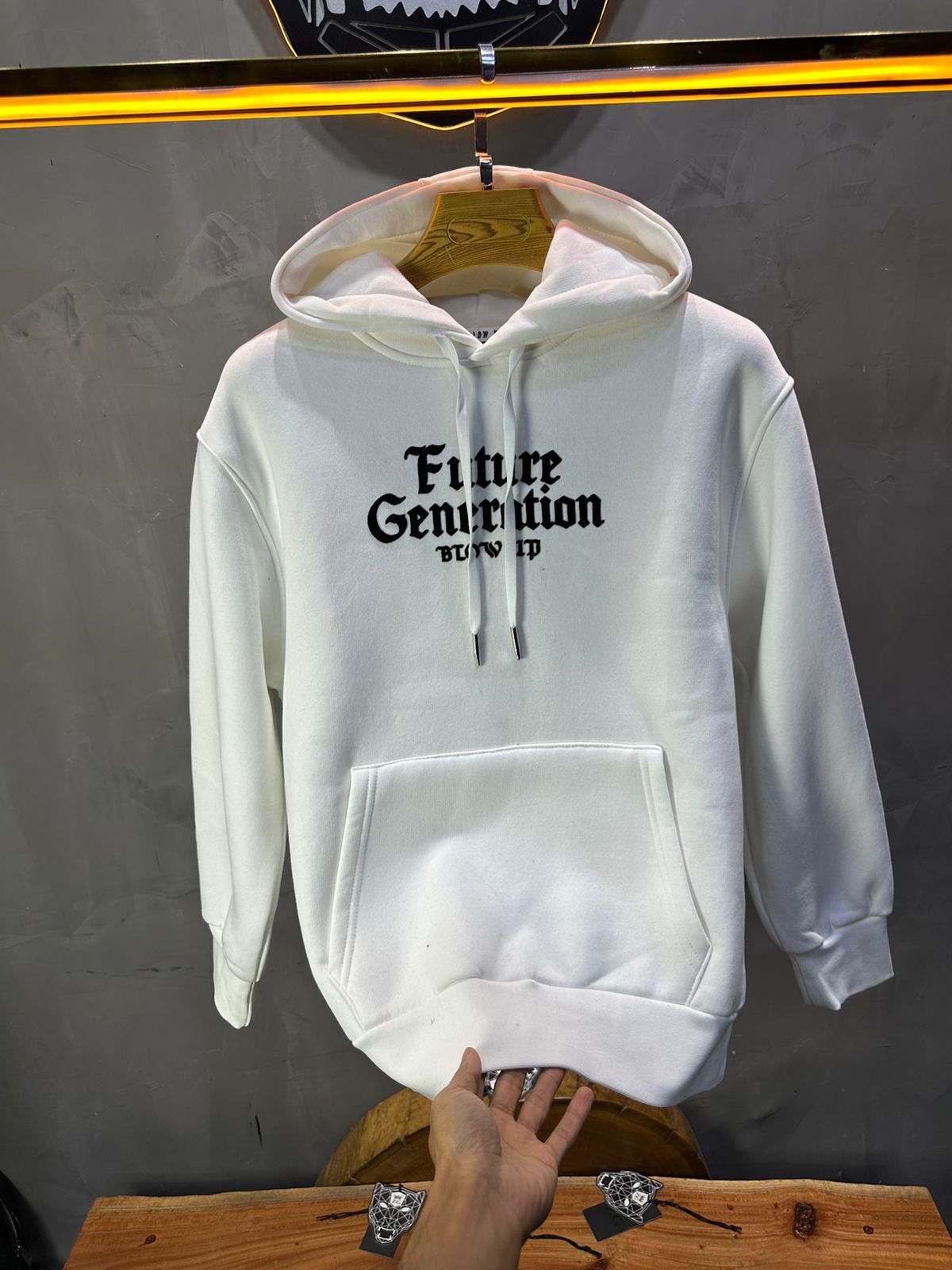 Hoodie régular size Blanc "Cadre Baroque" - ZG PREMIUM