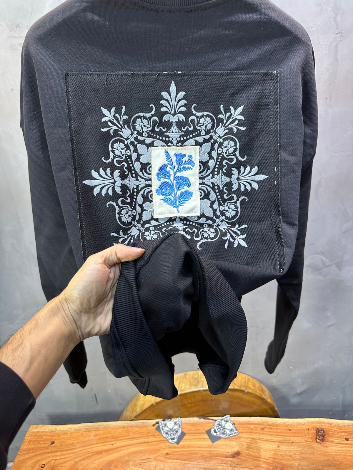 Sweat - Shirt Homme Noir Blason Royal Bleu - ZG PREMIUM