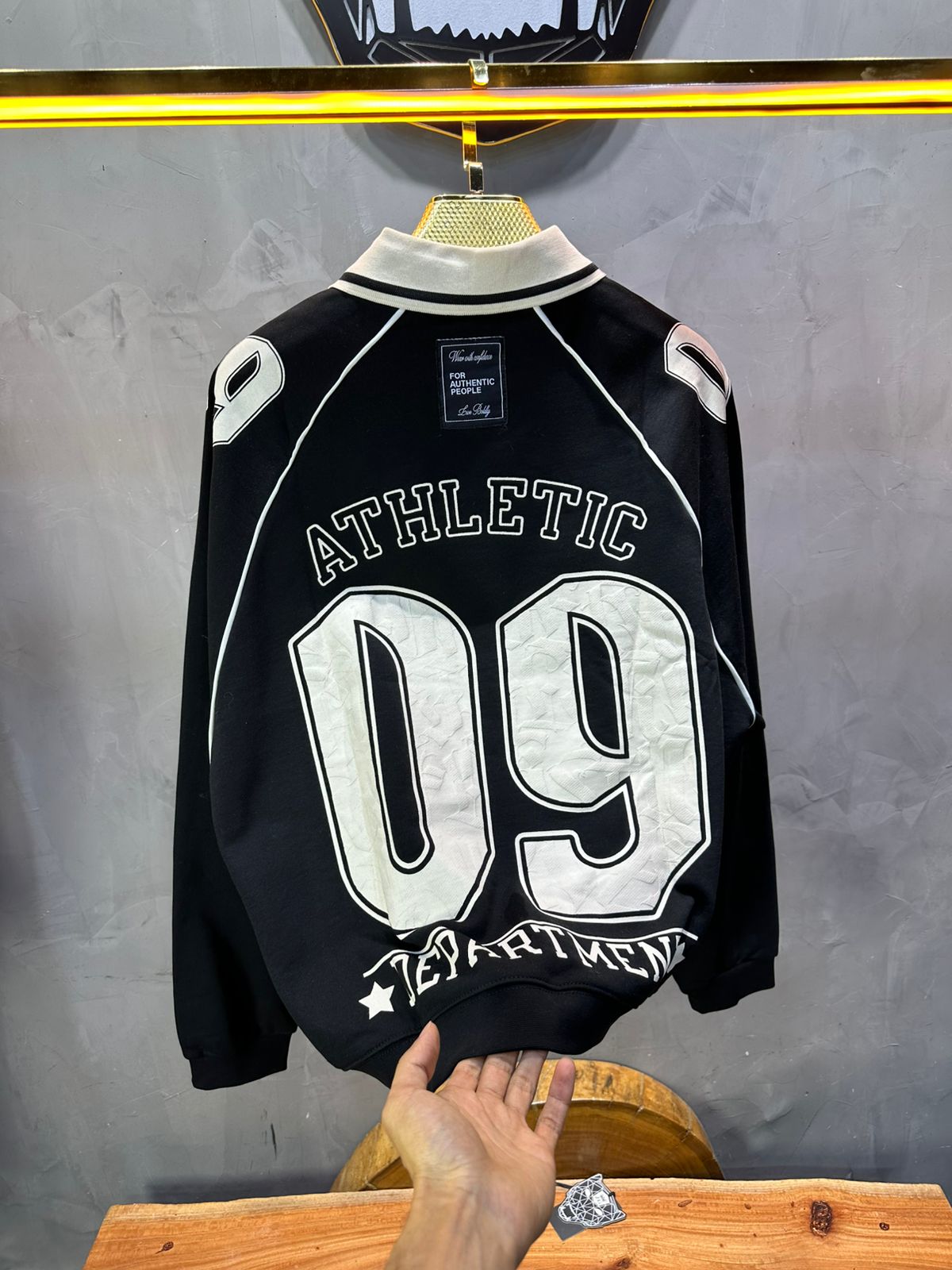 Sweat - Shirt Homme Noir Col Blanc "Athletic 09" - ZG PREMIUM