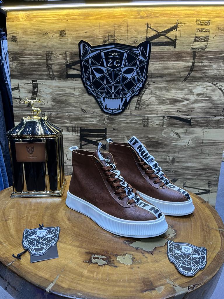 Boots Montantes Marron Semelle Blanche