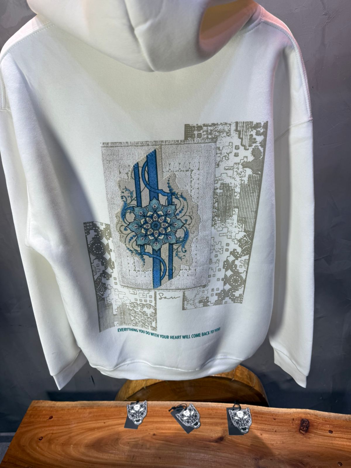 Hoodie Blanc Design Artistique Bleu Oversize 5012 - ZG PREMIUM