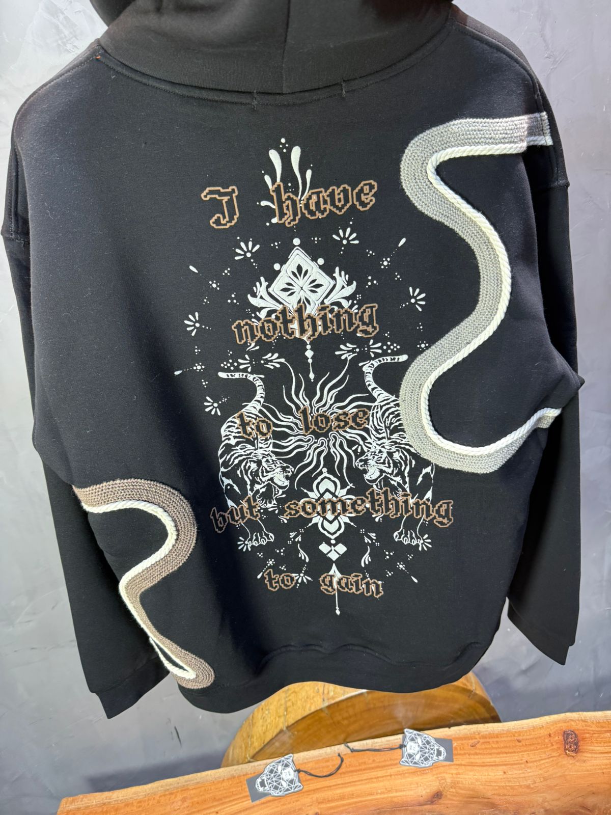 Hoodie Noir Broderie Dragons Argentée 4985 - ZG PREMIUM