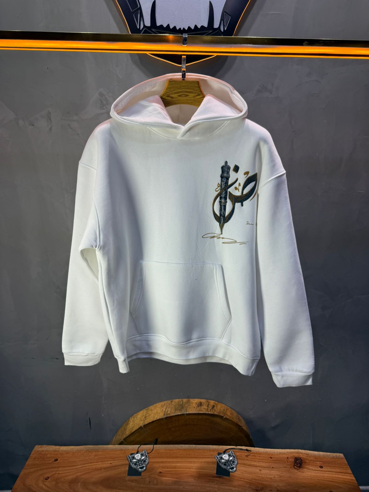 Hoodie Blanc Broderie Sabre Calligraphie Arabe Sann 5010 - ZG PREMIUM