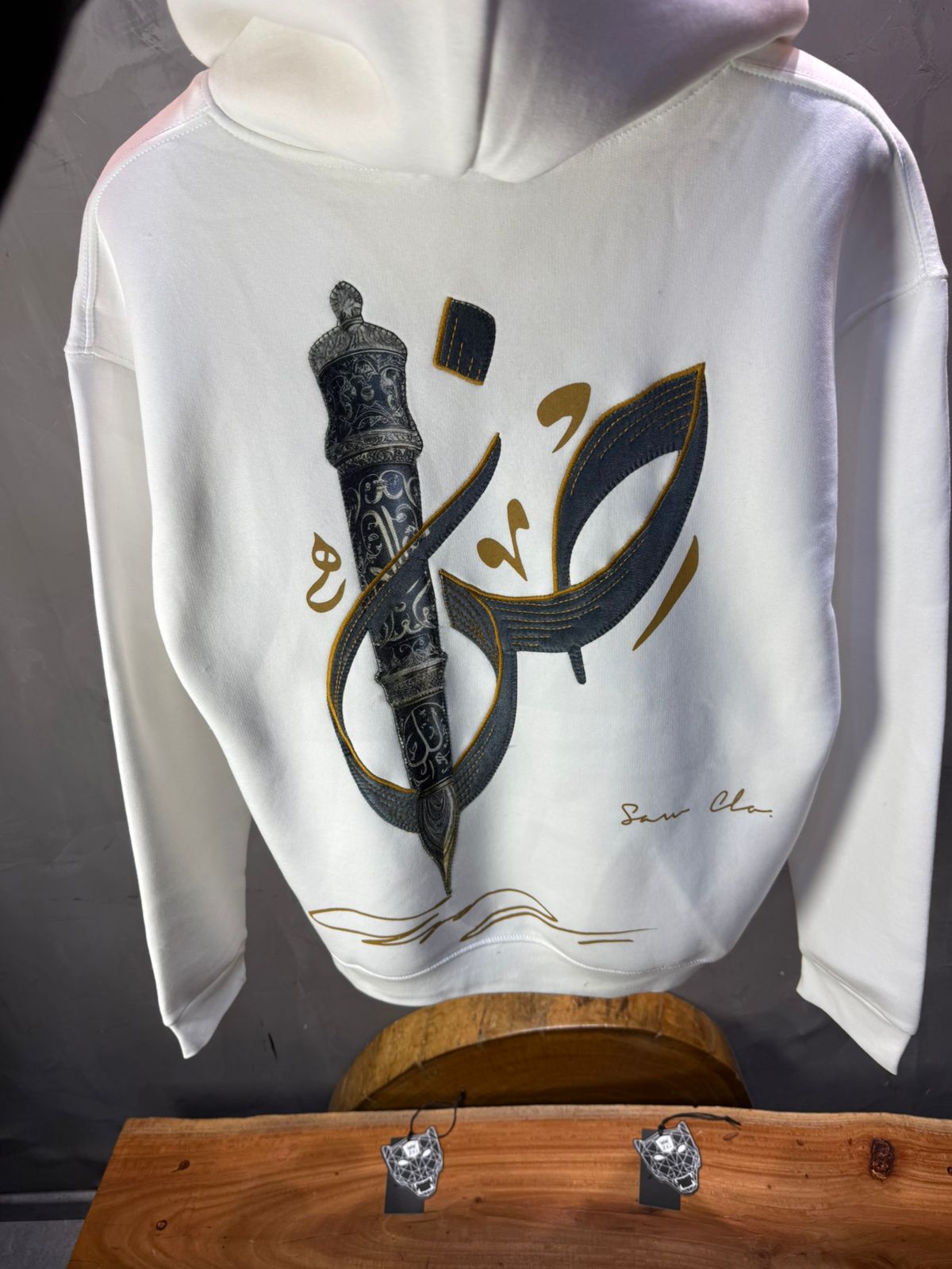 Hoodie Blanc Broderie Sabre Calligraphie Arabe Sann 5010 - ZG PREMIUM