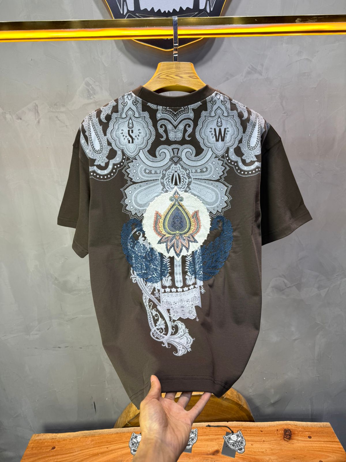 T-Shirt brown Oversize Broderie Paisley Baroque SAW 5112