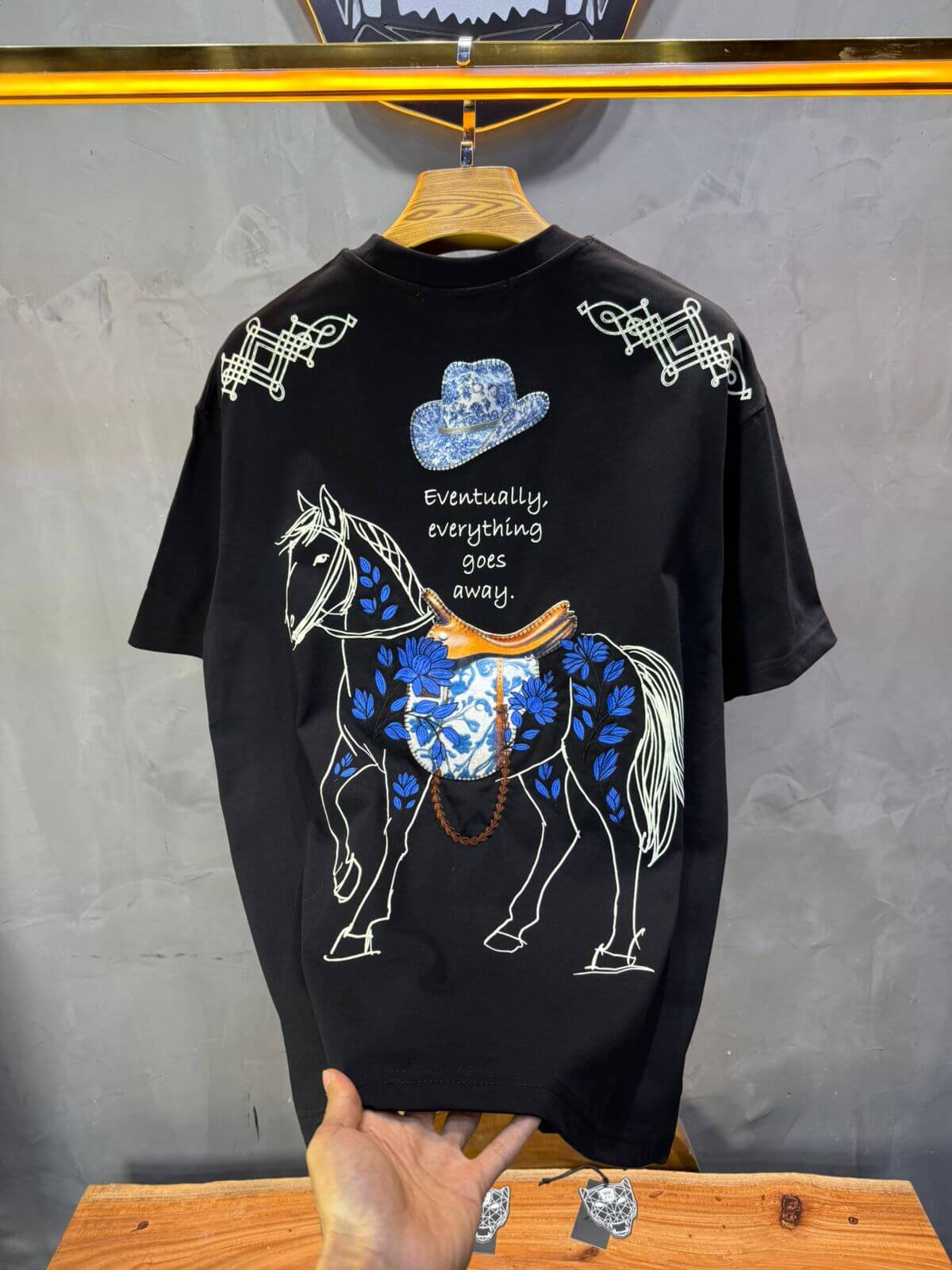 T-Shirt Noir Oversize Broderie Cheval 5054