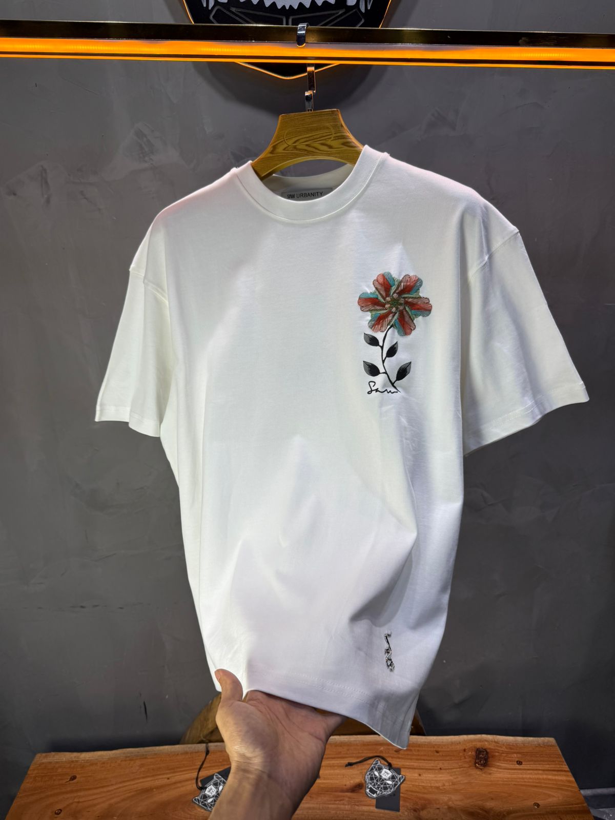 T-Shirt Oversize blanc Broderie Fleur Baroque Blanc Premium 5090 - ZG PREMIUM