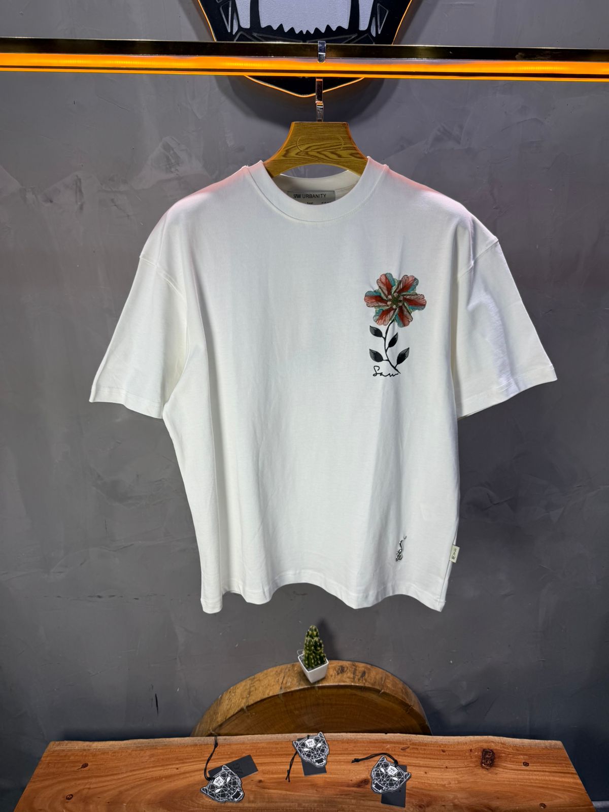 T-Shirt Oversize blanc Broderie Fleur Baroque Blanc Premium 5090 - ZG PREMIUM