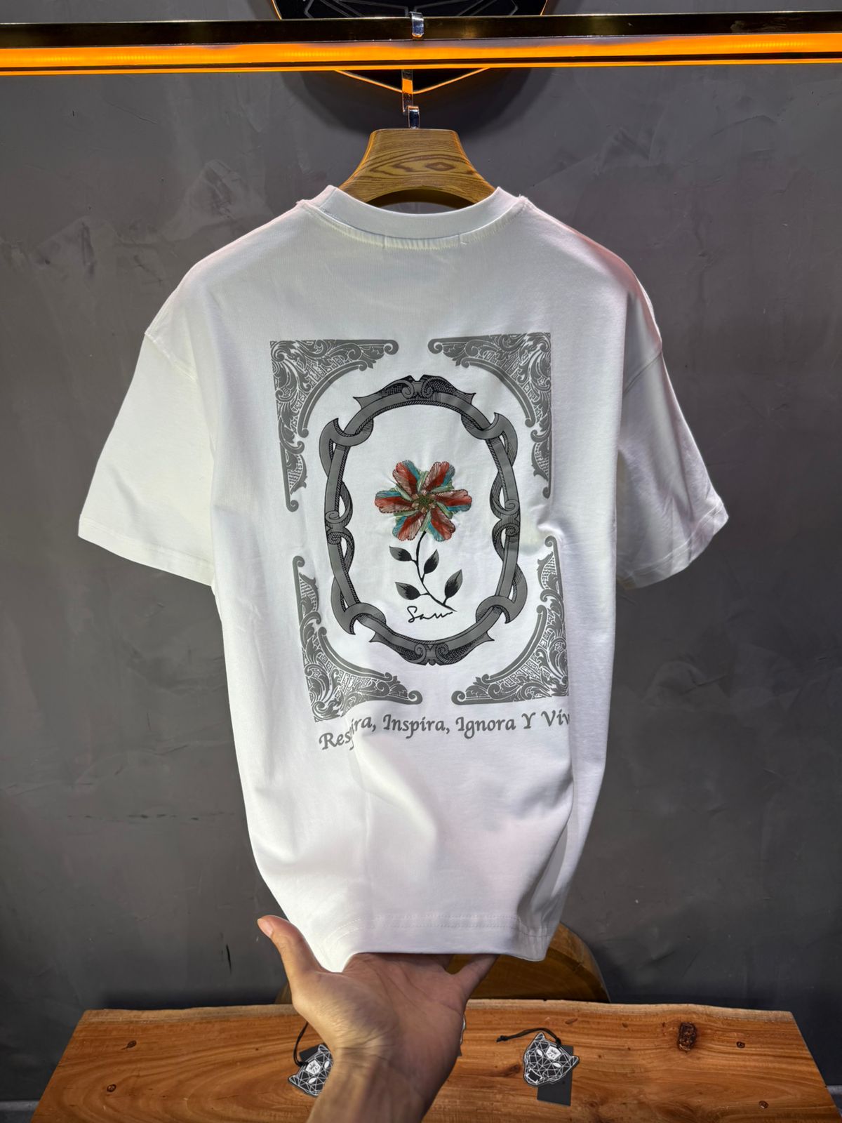 T-Shirt Oversize blanc Broderie Fleur Baroque Blanc Premium 5090 - ZG PREMIUM