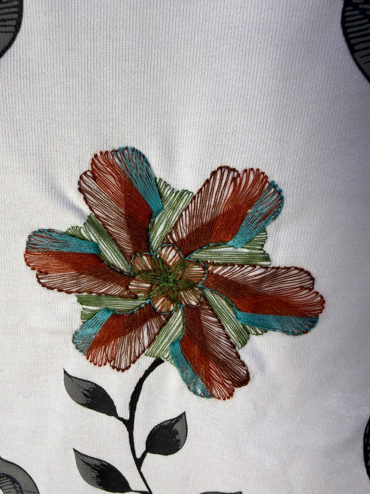 T-Shirt Oversize blanc Broderie Fleur Baroque Blanc Premium 5090 - ZG PREMIUM