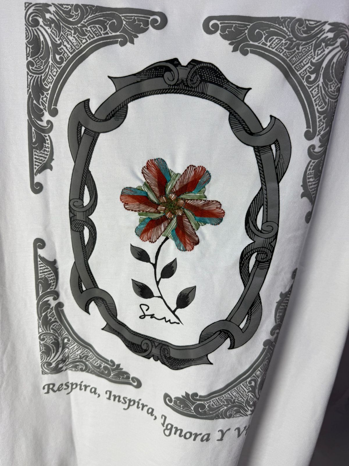 T-Shirt Oversize blanc Broderie Fleur Baroque Blanc Premium 5090 - ZG PREMIUM