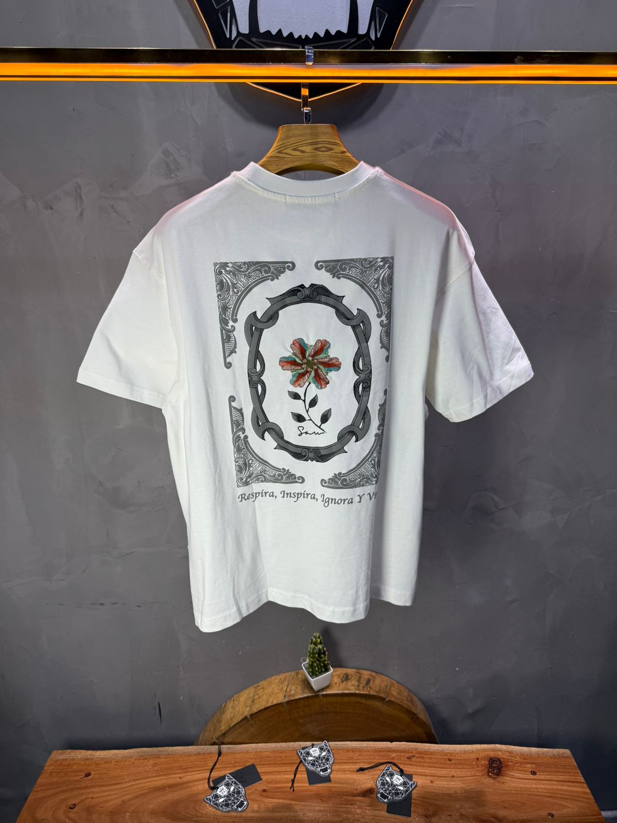T-Shirt Oversize blanc Broderie Fleur Baroque Blanc Premium 5090 - ZG PREMIUM