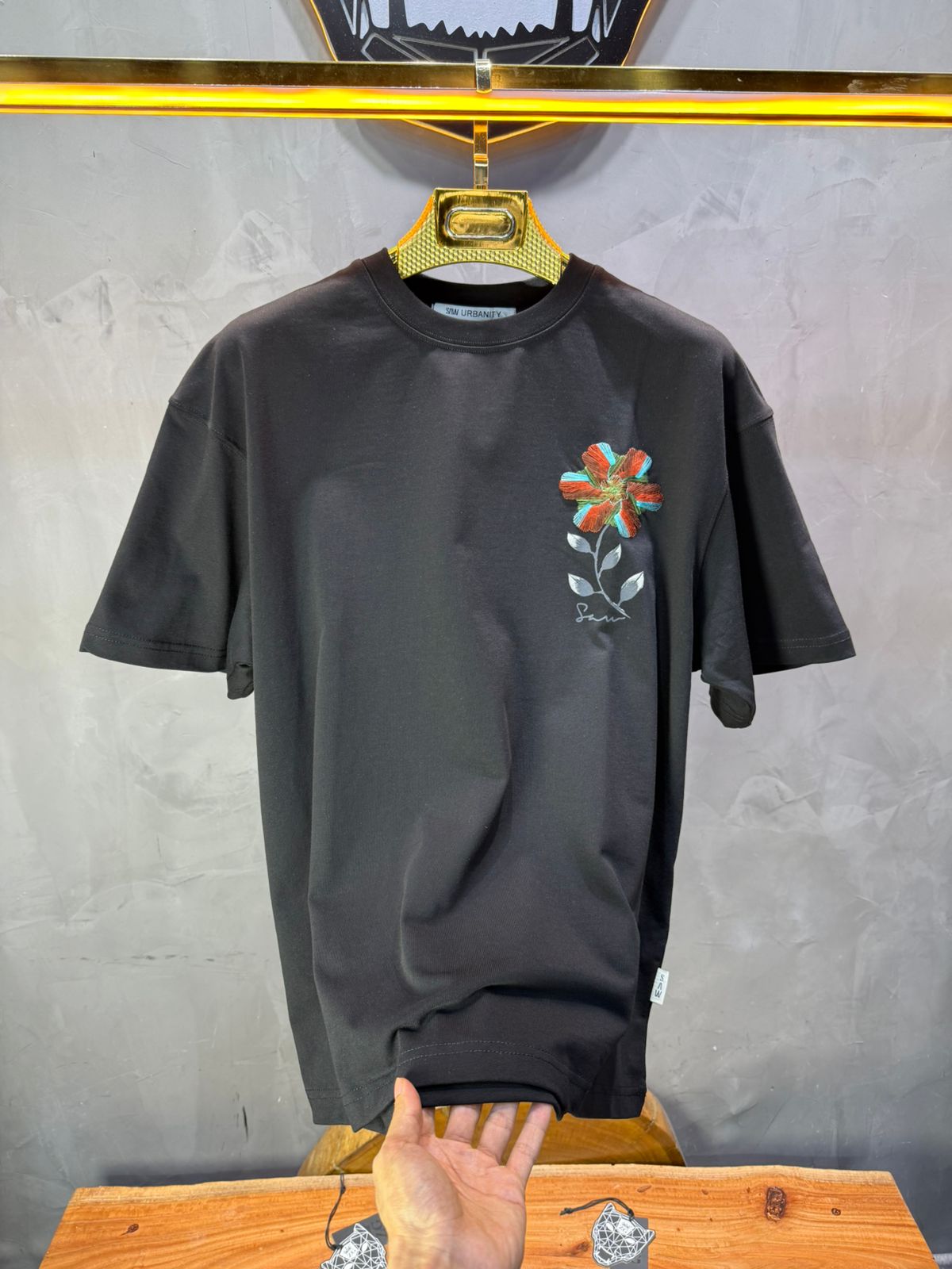 T-Shirt Oversize noir Broderie Fleur Baroque Blanc Premium 5090 - ZG PREMIUM