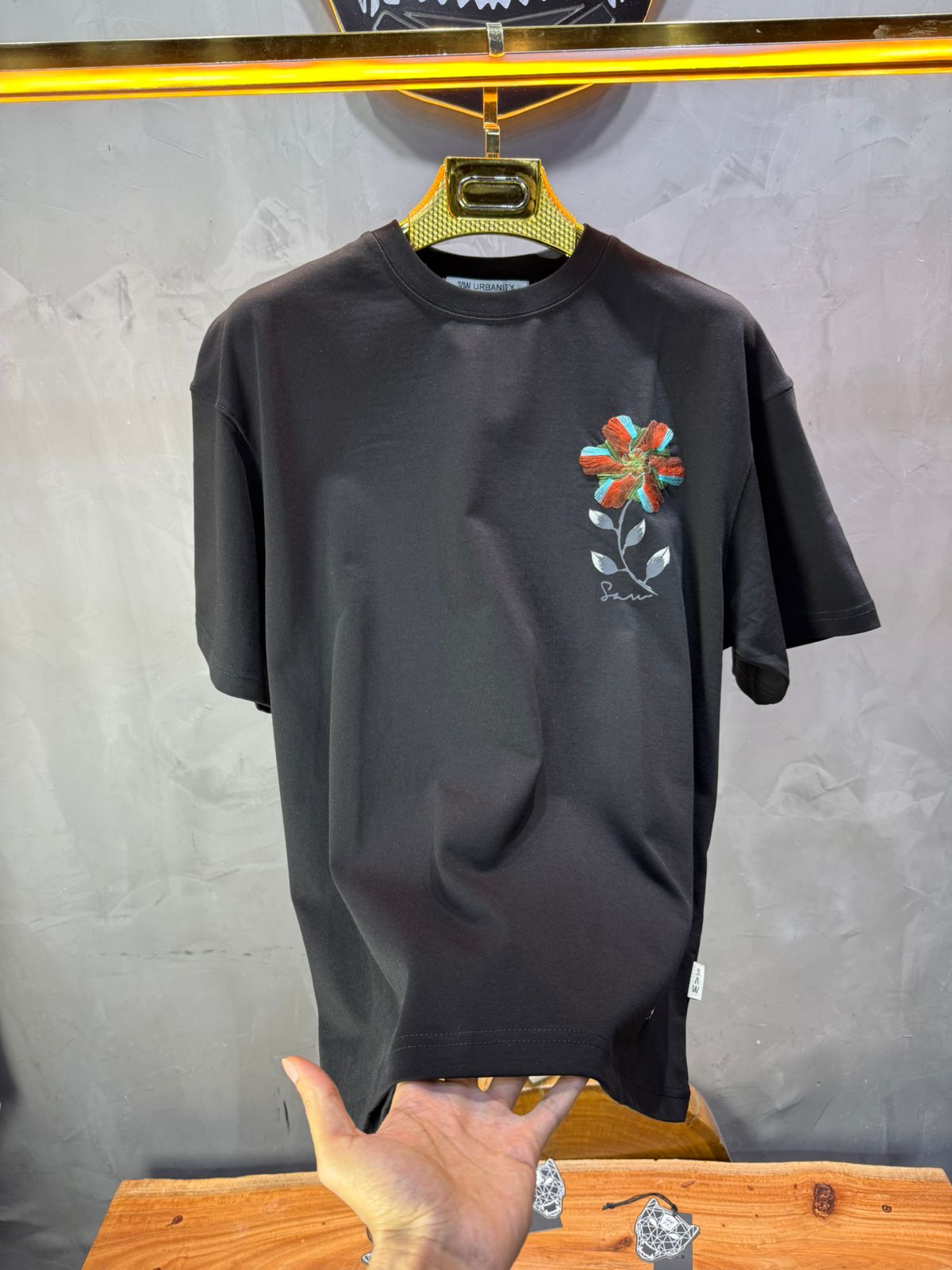 T-Shirt Oversize noir Broderie Fleur Baroque Blanc Premium 5090 - ZG PREMIUM