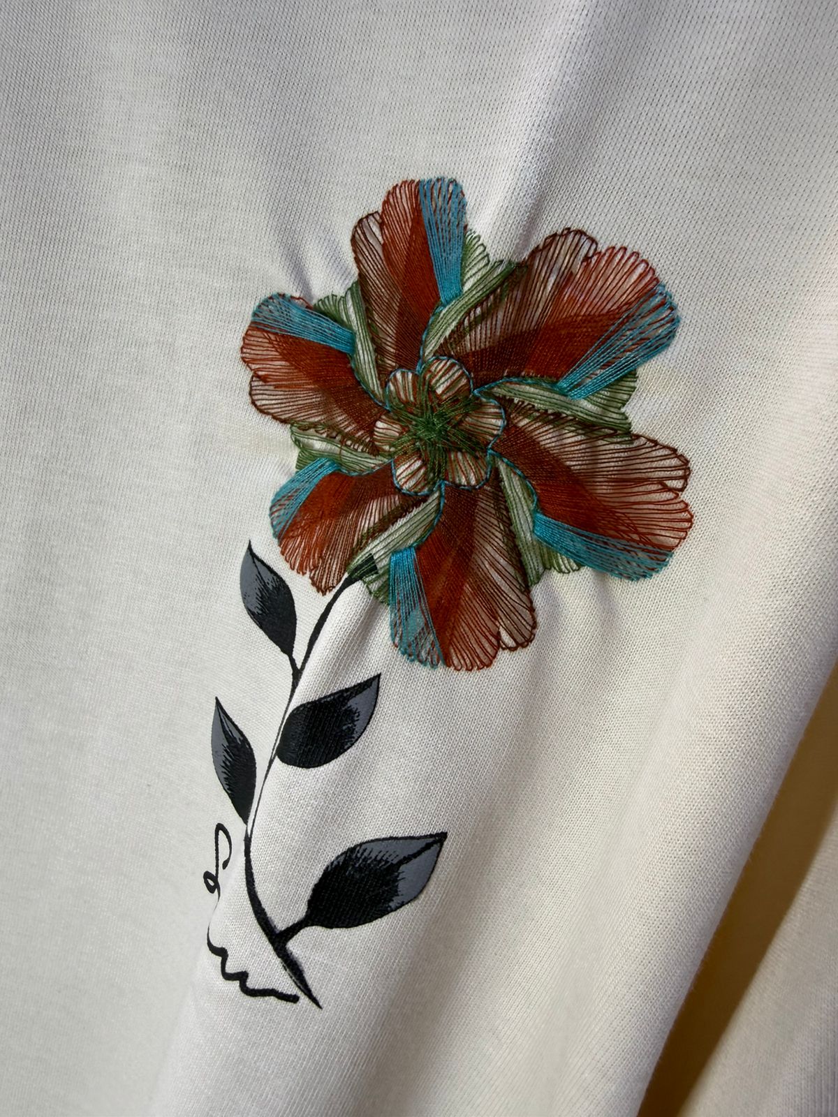 T-Shirt Oversize beige Broderie Fleur Baroque Blanc Premium 5090 - ZG PREMIUM