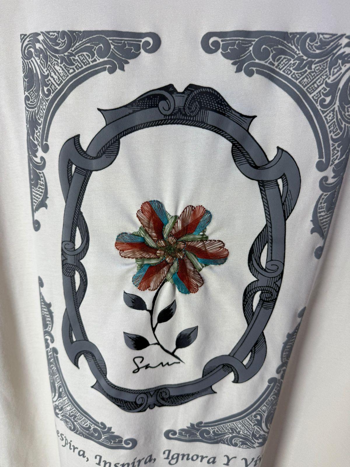 T-Shirt Oversize beige Broderie Fleur Baroque Blanc Premium 5090 - ZG PREMIUM