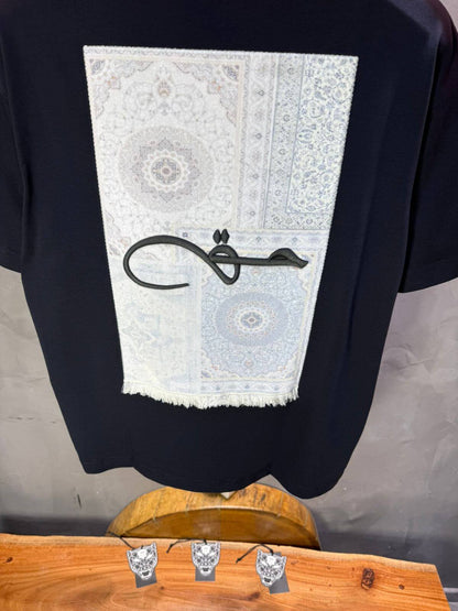 T-Shirt Oversize Navy Blue Broderie Calligraphie "حق" Arabe 5052