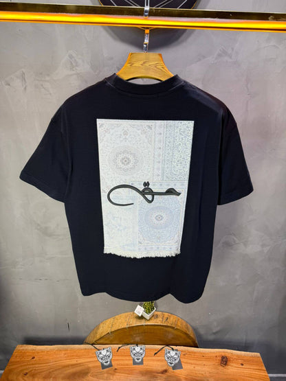 T-Shirt Oversize Navy Blue Broderie Calligraphie "حق" Arabe 5052