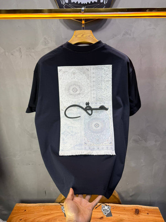 T-Shirt Oversize Navy Blue Broderie Calligraphie "حق" Arabe 5052