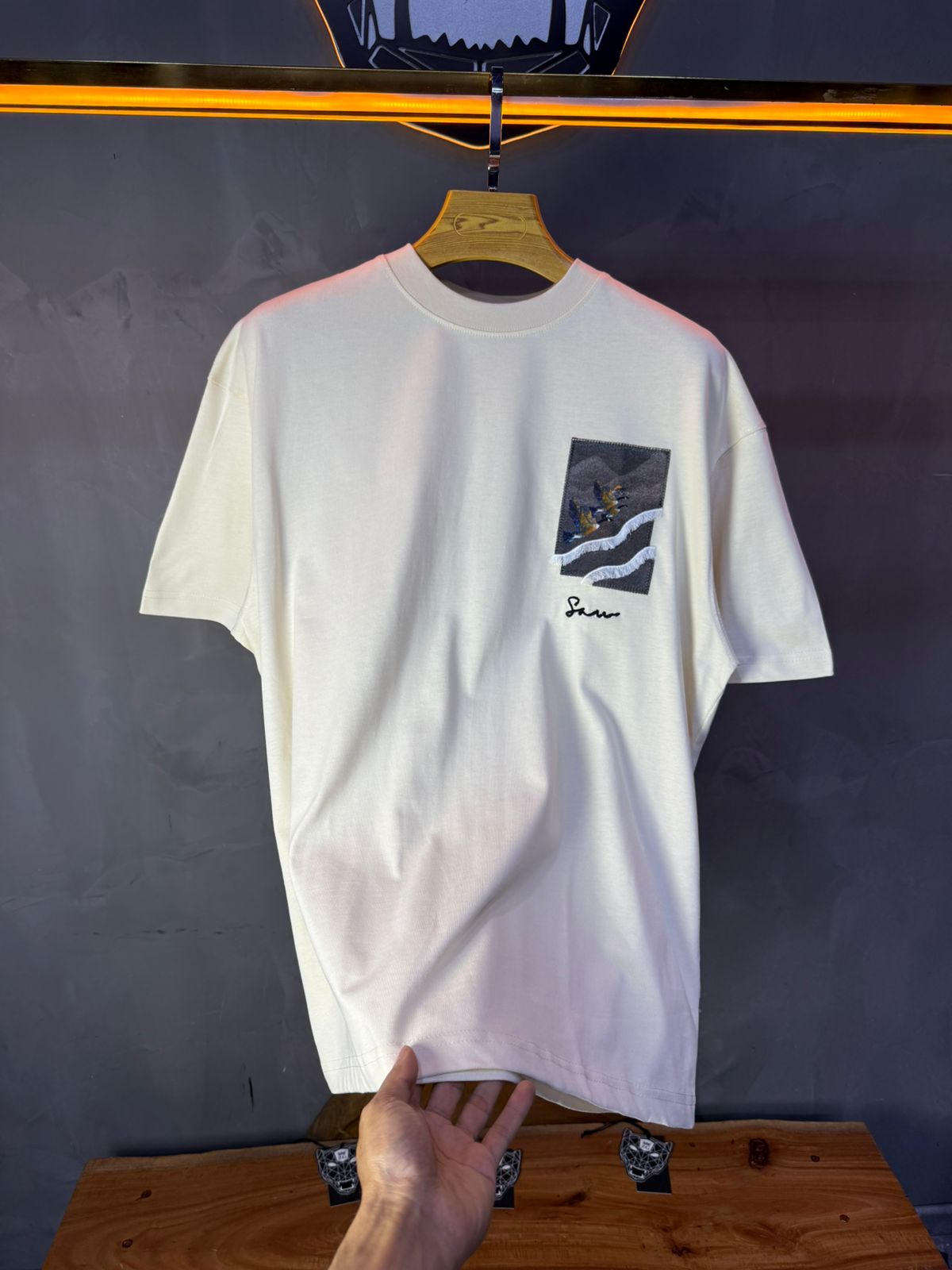 T-Shirt beige Oversize "Flying Eagle" – Broderie Artistique 5077 - ZG PREMIUM