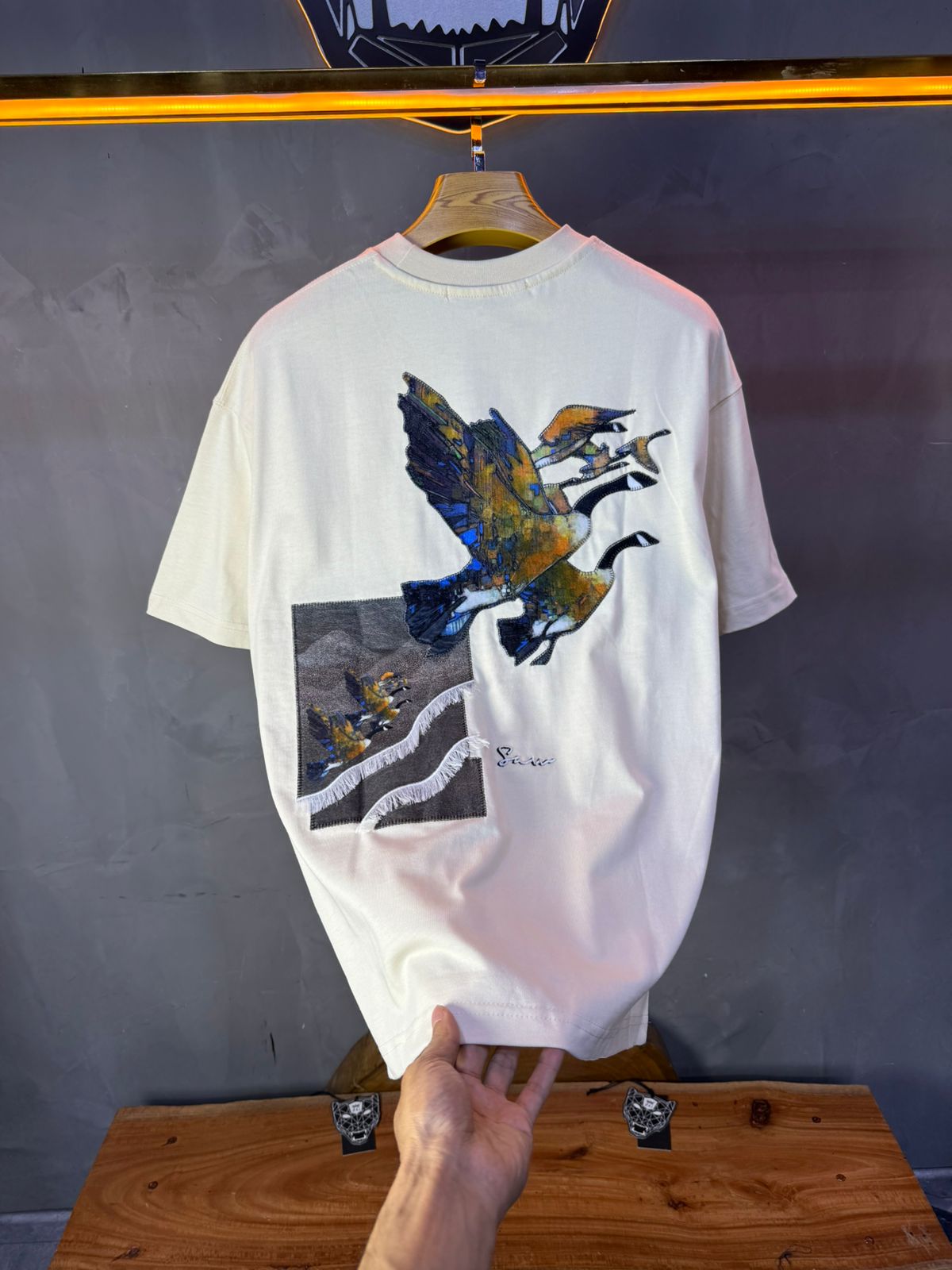 T-Shirt beige Oversize "Flying Eagle" – Broderie Artistique 5077 - ZG PREMIUM
